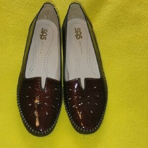 Stylish Sas Women's Loafers in Shimmering Brown